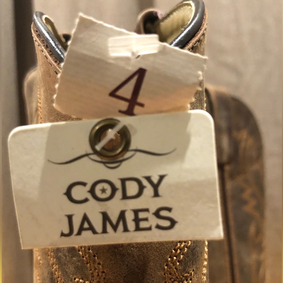 Cody James Youth cowboy boots. New with tags, but no box. Youth size 4. - Picture 4 of 6